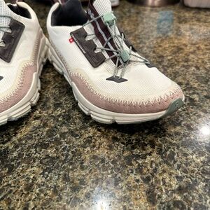 Size 8 - ON Cloudaway Ice Moss W